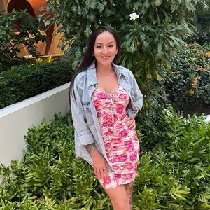 Meet your Posher, Ava